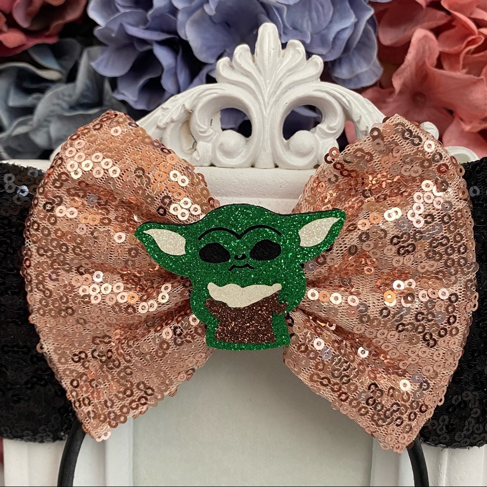 Minnie Mouse Star Wars Yoda Sequin Headband & Bow - Picture 6 of 12